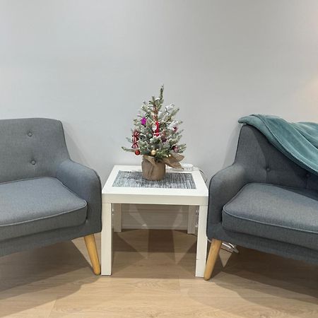 Cozy, Brand-New, 2Bdr,Walkout Apt, Free Parking Ричмонд-Хилл Экстерьер фото