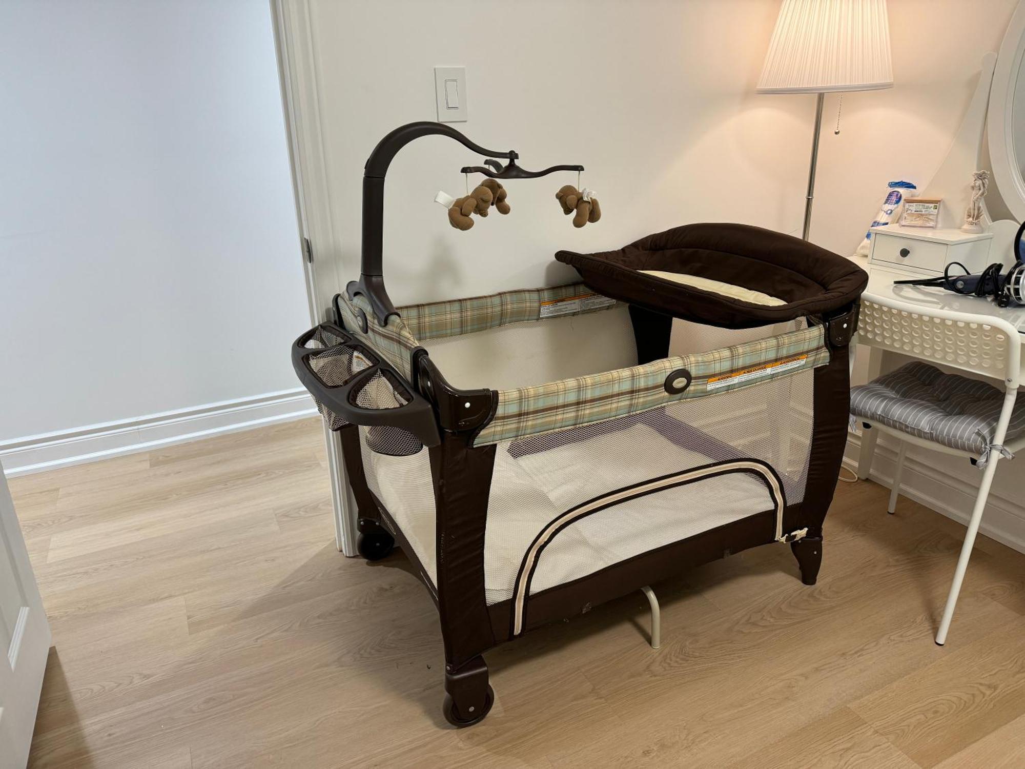 Cozy, Brand-New, 2Bdr,Walkout Apt, Free Parking Ричмонд-Хилл Экстерьер фото