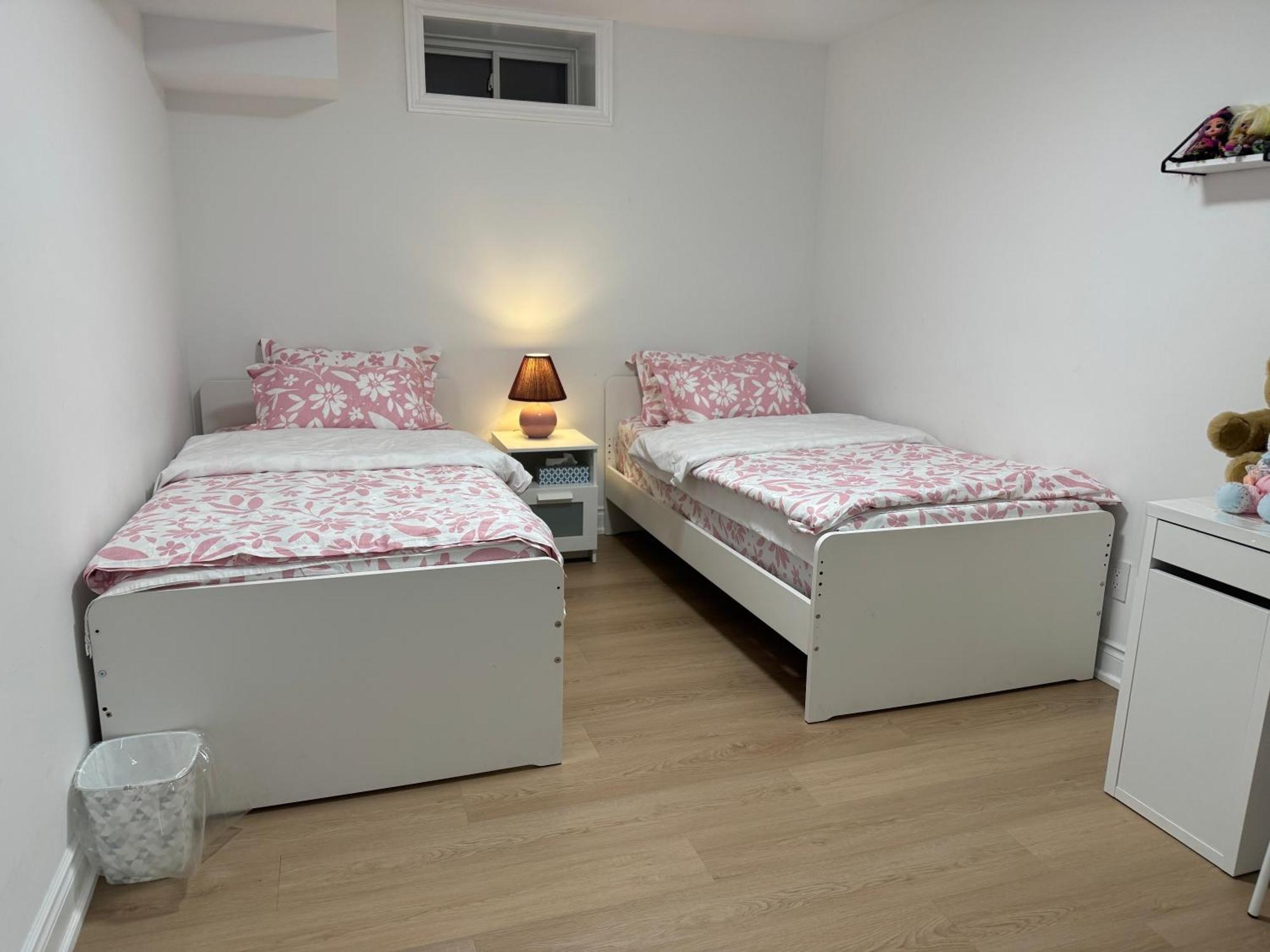 Cozy, Brand-New, 2Bdr,Walkout Apt, Free Parking Ричмонд-Хилл Экстерьер фото