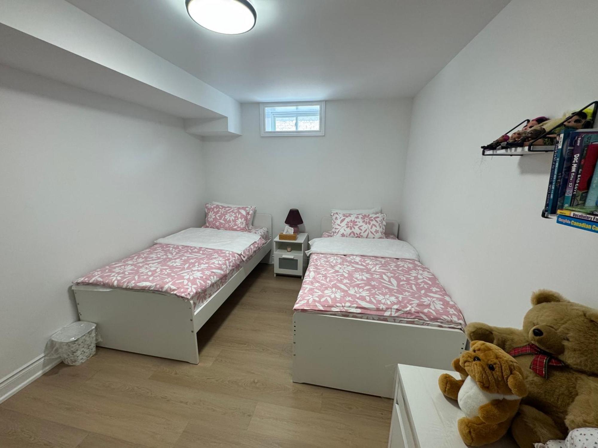 Cozy, Brand-New, 2Bdr,Walkout Apt, Free Parking Ричмонд-Хилл Экстерьер фото